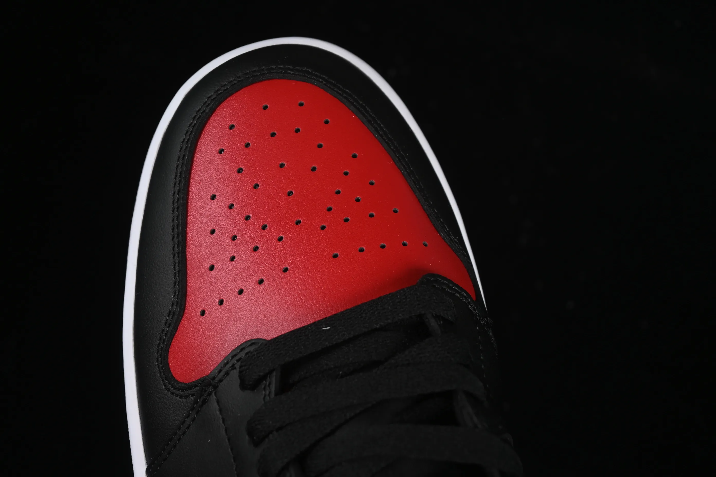 All categories Air Jordan Jordan series basketball shoes Air Jordan 1 Mid Air Jordan 1 Mid AJ1 Joe 1 black and red mid-top cultural and casual sneakers DQ8426-067